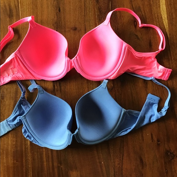 Victoria’s Secret 2 pk bras - Picture 4 of 5